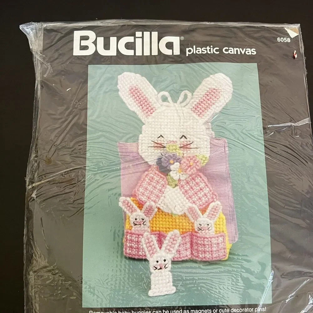Vintage Bucilla Plastic Canvas Pocket of Bunnies Holder 6058 Easter Crafts New‎